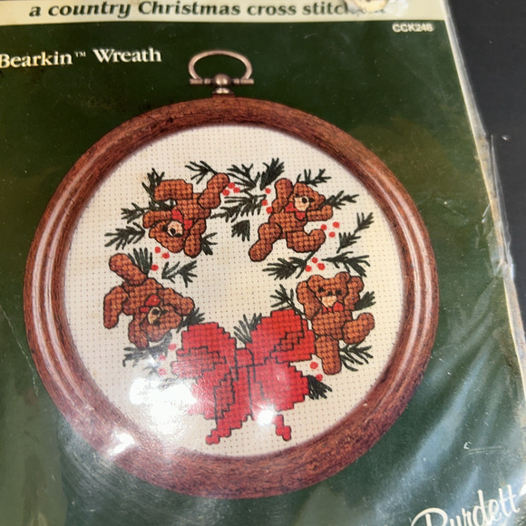 Dale Burdette Crosstitch Kit Christmas Bear Bearkin Wreath Miniature Frame 1986 - Picture 3 of 5